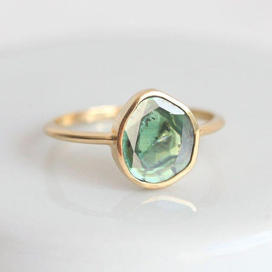 Vintage Green Bright Stone Ring