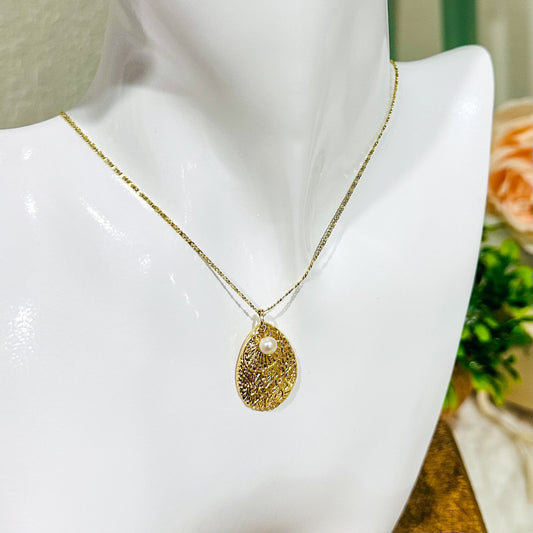 Marina Teardrop Pearl Necklace