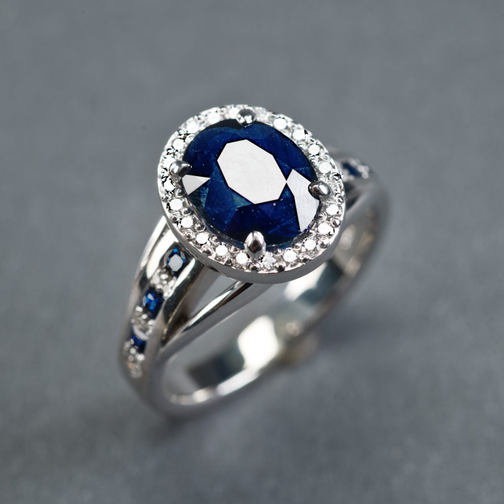 Vintage Blue Inlaid Rounded Zirconia Silver Ring
