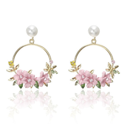 Flower and Pearl Earrings in Gold