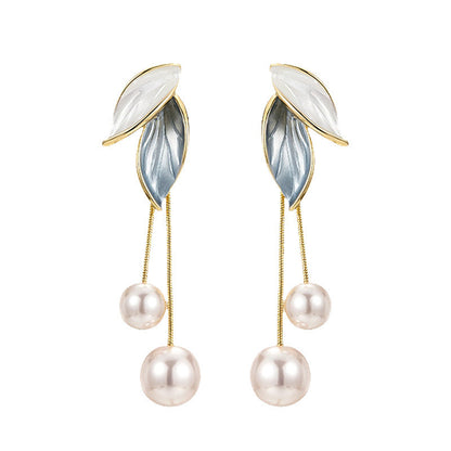 Leaf Pendant Earrings with Pearls in Gold