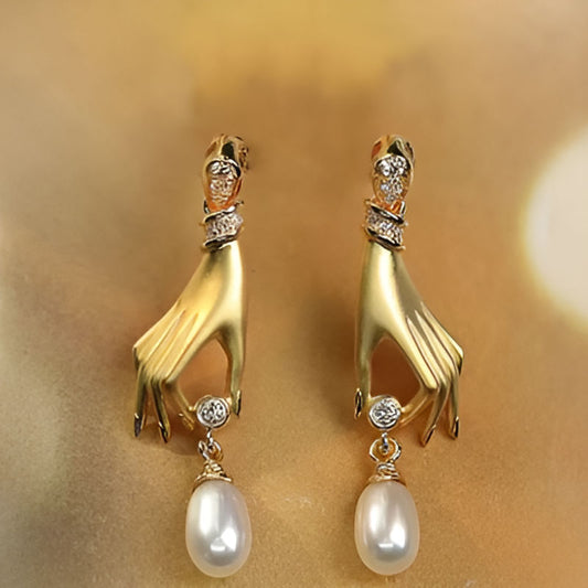Elegant Novel Hand Pearl Earrings
