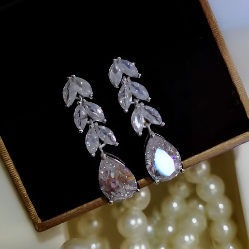 Vintage Leave & Waterdrop Earrings