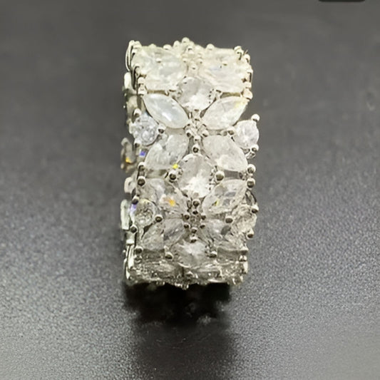 Vintage Exquisite Wide Ring