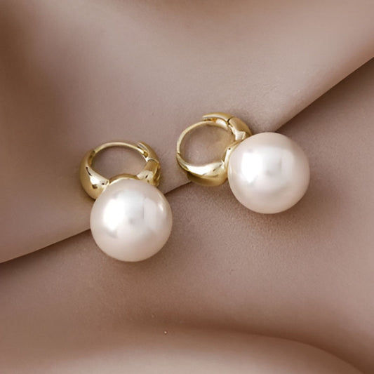 Vintage Beige Round Pearl Earrings