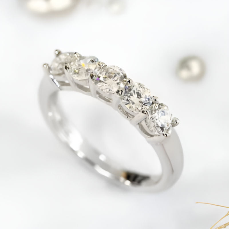 Vintage Bright White Zirconia Ring