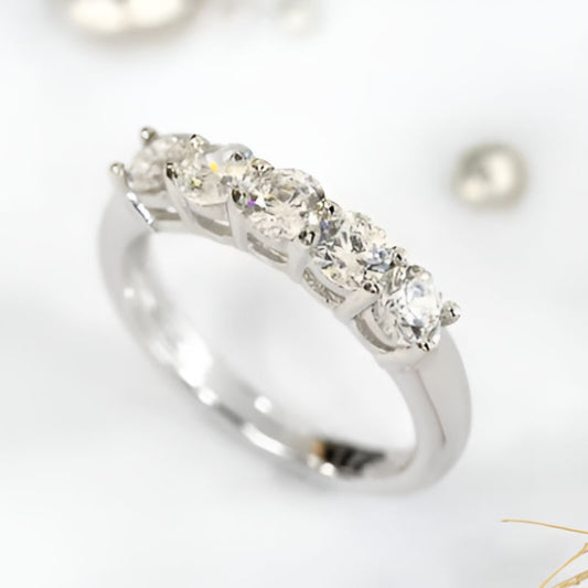 Vintage Bright White Zirconia Ring