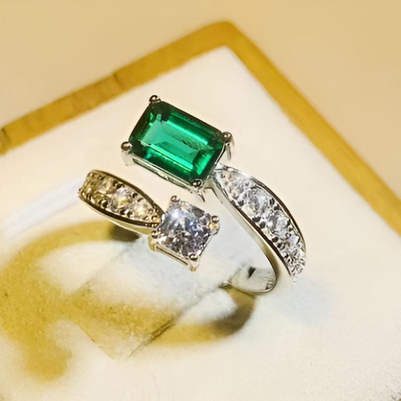 Vintage Brilliant Green Zirconia Ring