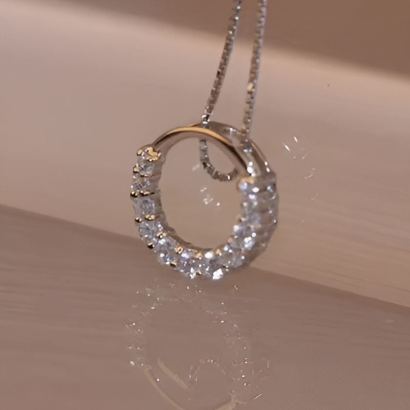 Vintage Circle Shape Pendant Necklace