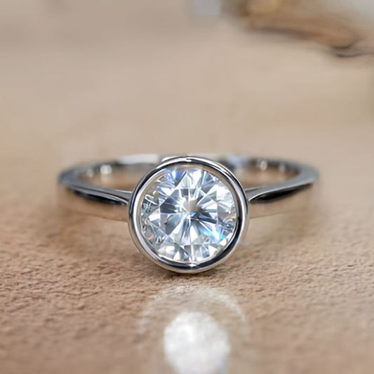Vintage Round White Ring