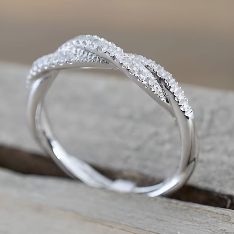 Vintage Dazzling Twist Ring