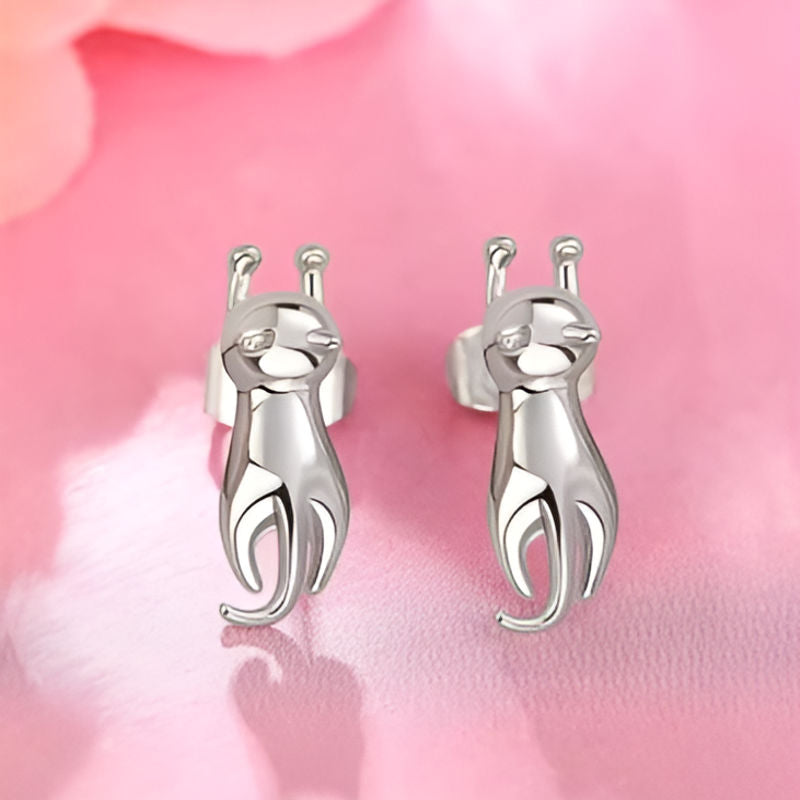 Vintage Cat Designed Stud Earrings
