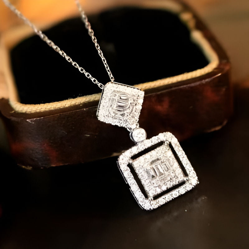 Vintage Charming Pendant Necklace