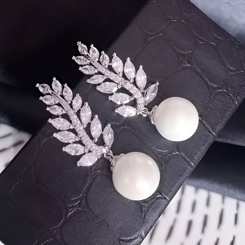 Vintage Dazzling Leaf Earrings