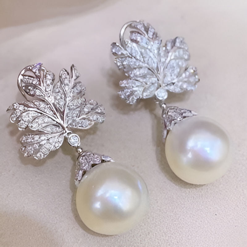 Vintage Exquisite Leaf Earrings