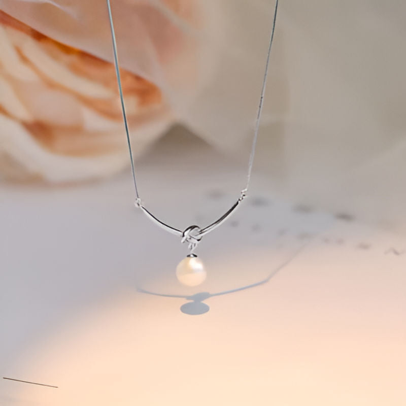 Elegant Simulated Pearl Necklace