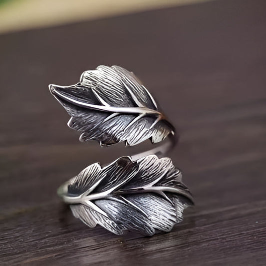 Vintage Chic Leaves Ring