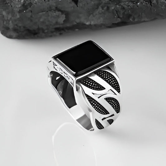 Vintage Black Square Ring