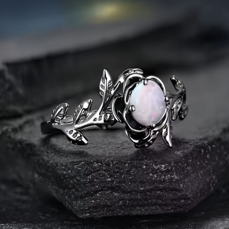 Vintage Black Flower White Stone Ring