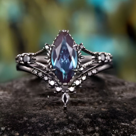 Elegant Black Oval Ring