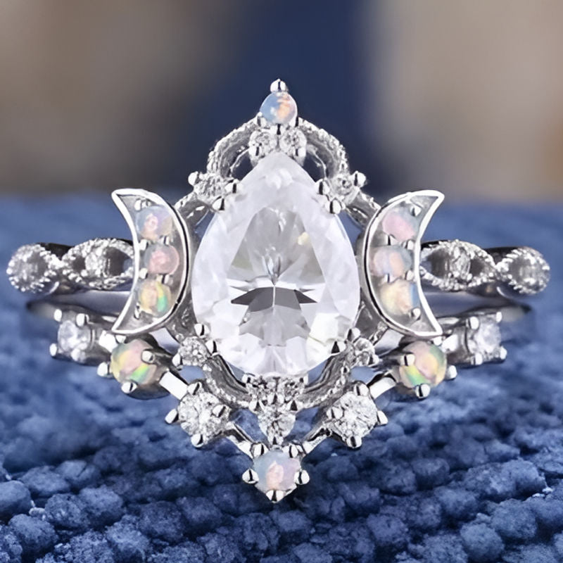 Silver Waterdrop Moon Ring