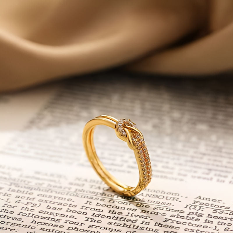 Gold Bilayer Geometric Knot Ring