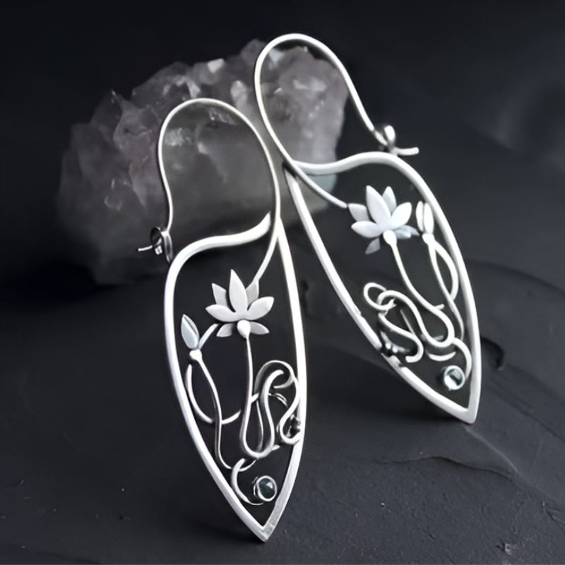 Vintage Vines Leaf Earrings
