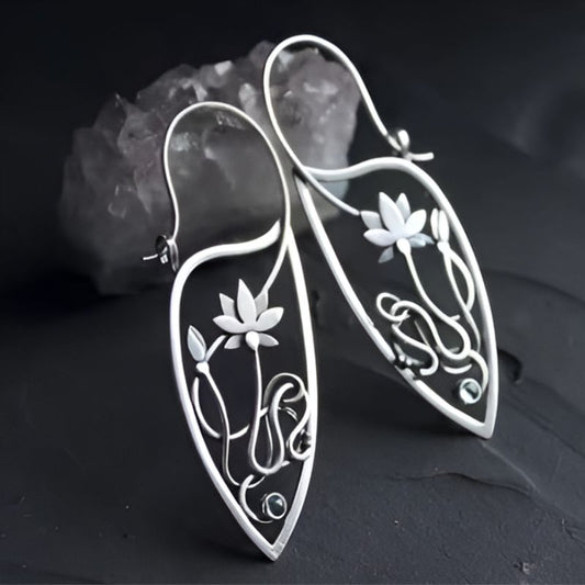 Vintage Vines Leaf Earrings